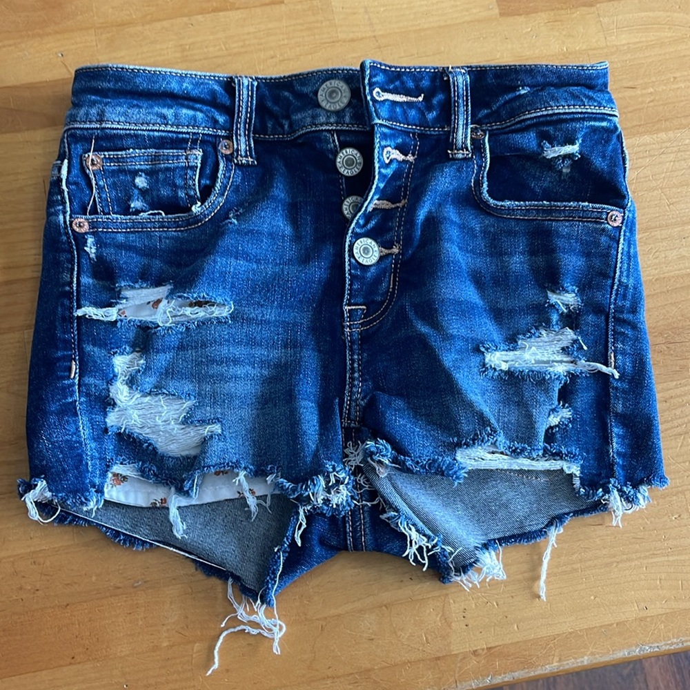 American Eagle shorts - Super cute - size 2 - brand new never worn